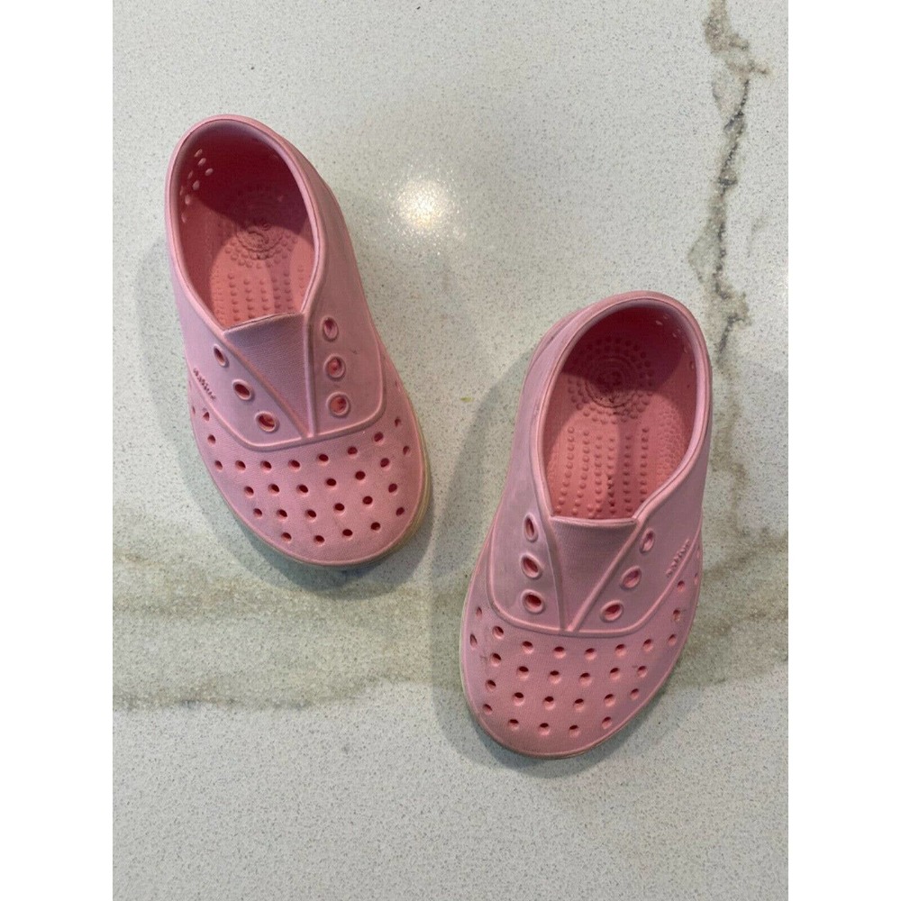 Native Jefferson pink slip on Size C7  Waterproof